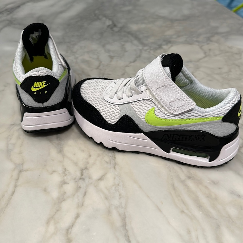 Toddler boy Nike Airmax sneakers size 10.5
